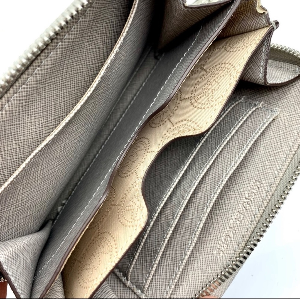 Michael Kors Gray Saffiano Leather wristlet-GUC - Picture 6 of 8